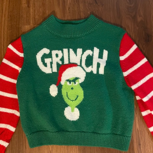 Forever 21 Sweaters - Cropped Grinch Sweater 🎄
